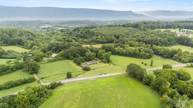 $575,000 | 557 Alvin C York Highway, Whitwell, TN 37397