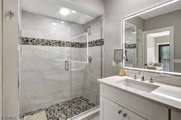 $3,000 | 1900 Virginia Avenue, Unit 103, Fort Myers, FL 33901