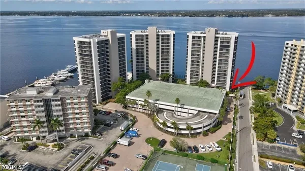 $3,000 | 1900 Virginia Avenue, Unit 103, Fort Myers, FL 33901