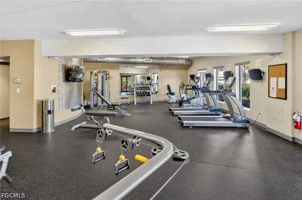 $3,000 | 1900 Virginia Avenue, Unit 103, Fort Myers, FL 33901