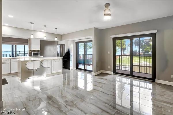 $3,000 | 1900 Virginia Avenue, Unit 103, Fort Myers, FL 33901