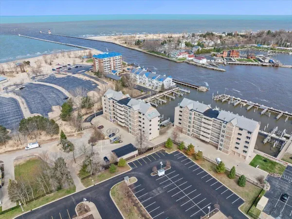 $425,000 | 230 Water Street, Unit 2, St. Joseph, MI 49085