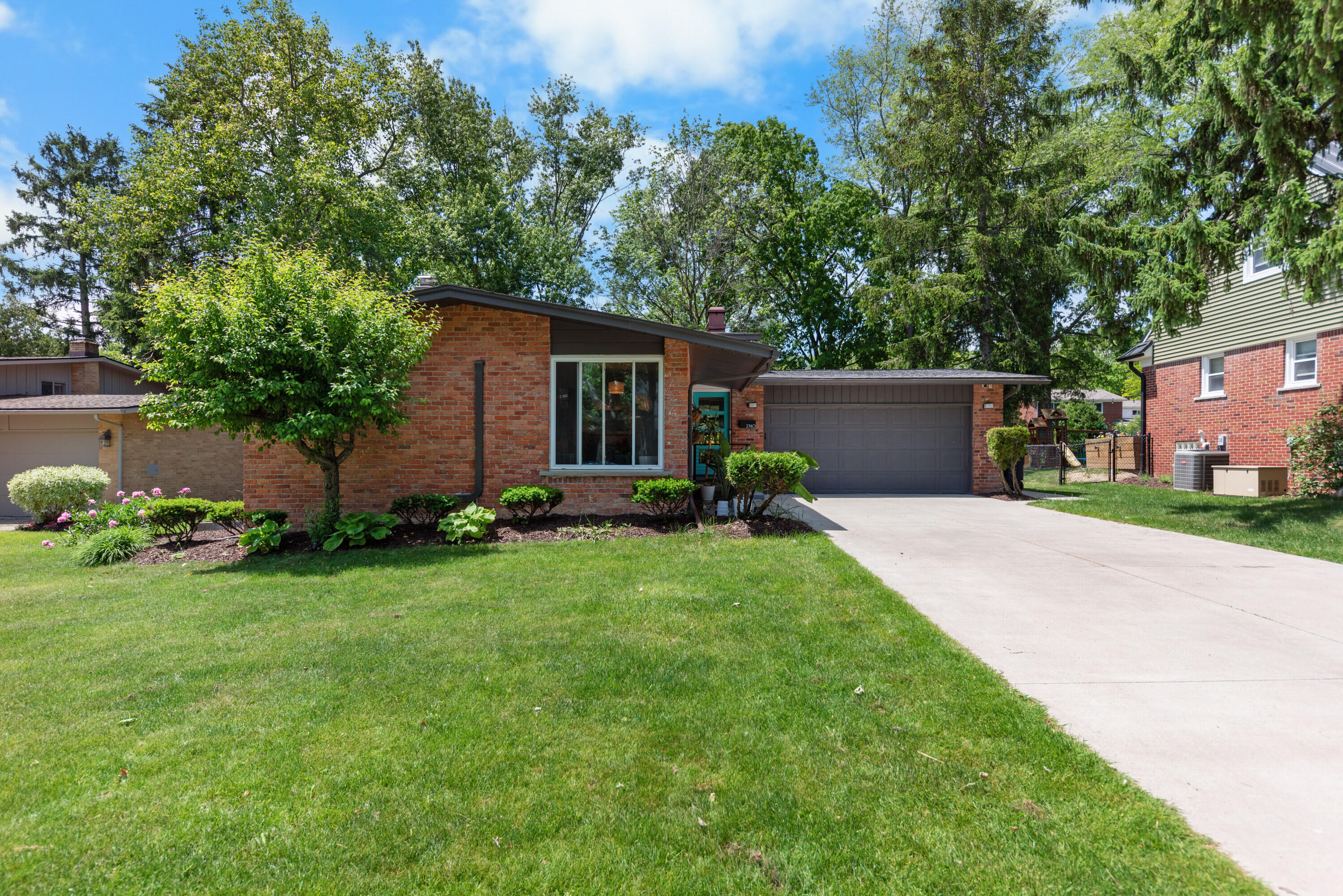 2740 Manchester Road Ann Arbor, MI 48104 - Photo 45 of 55 00__4