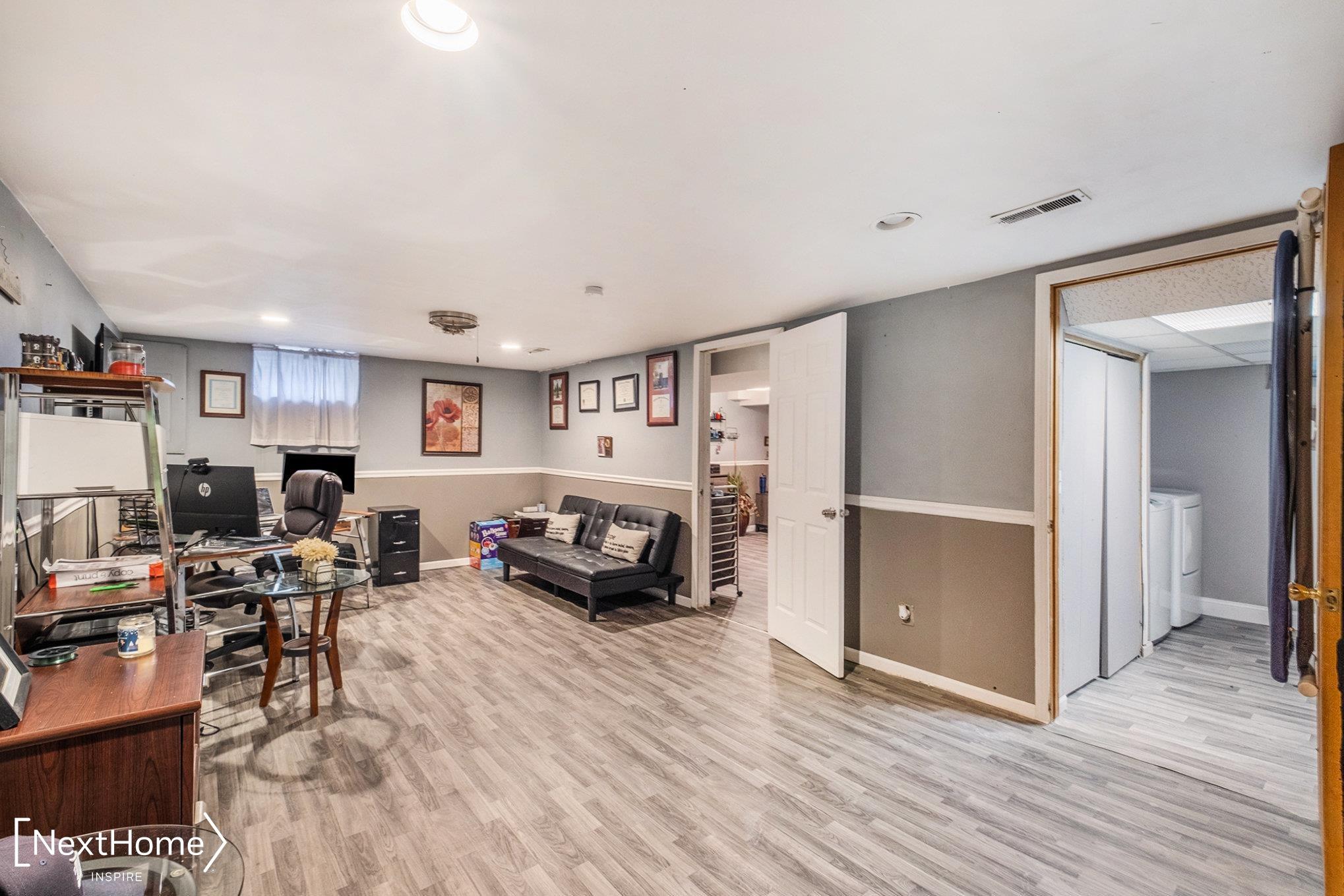 1226 Wreckenridge Road Flint, MI 48532 - Photo 17 of 25 50126202-16.JPG