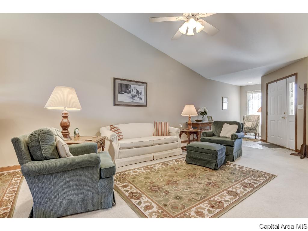 6320 Hayley Court Springfield, IL 62712 - Photo 8 of 35