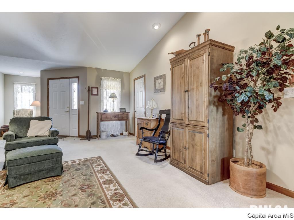 6320 Hayley Court Springfield, IL 62712 - Photo 9 of 35