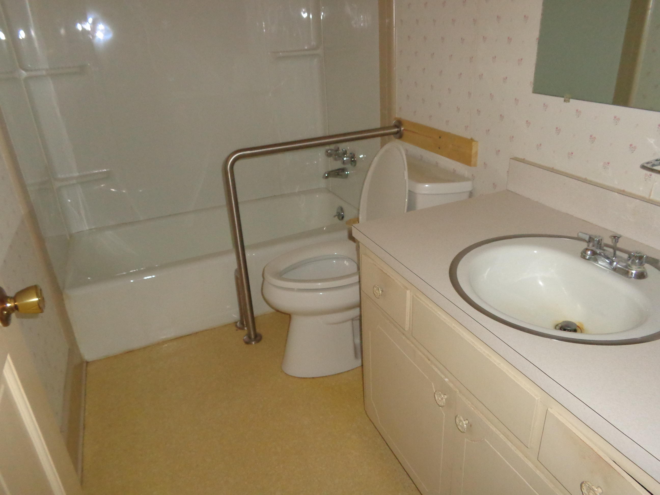 320 Lawson Lane Rockingham, NC 28379 - Photo 10 of 17 Master Bath