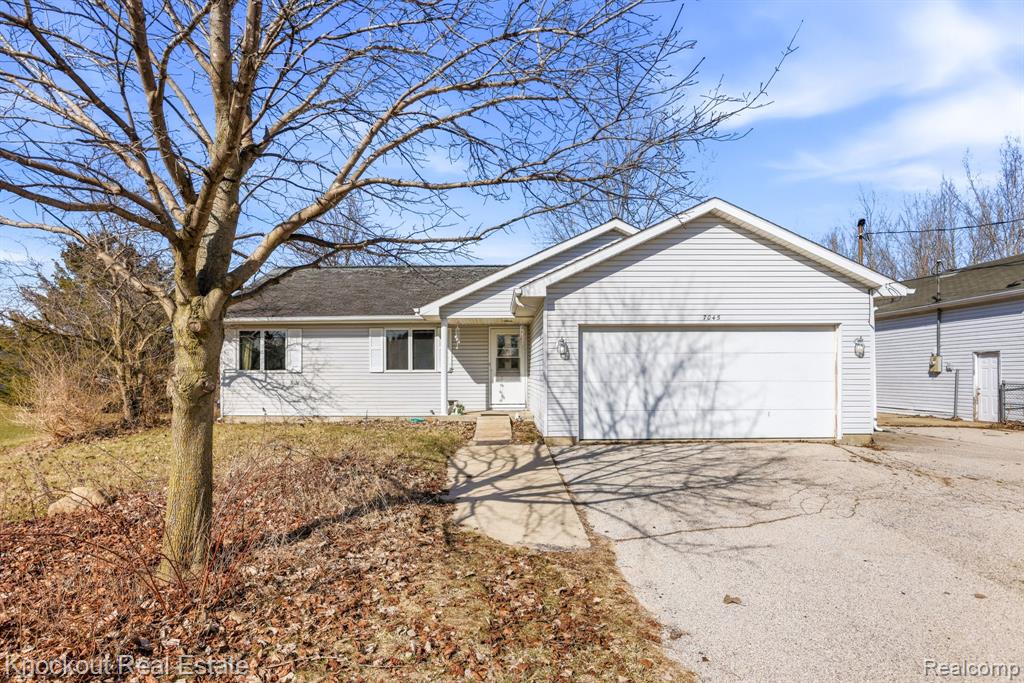 7045 Hospital Road Freeland, MI 48623 - Photo 4 of 35 Gallery Image 4