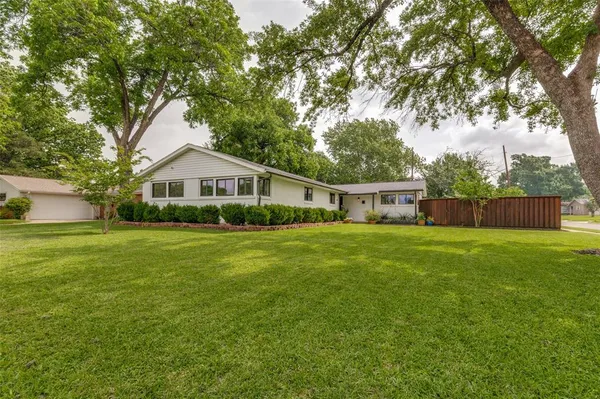 $649,000 | 3581 Woodleigh Drive, Dallas, TX 75229