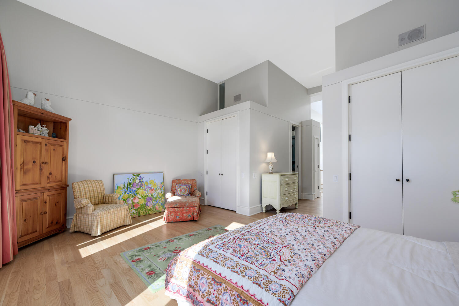 2214 North Burling Street Chicago, IL 60614 - Photo 19 of 29 a bedroom with a bed and a couch