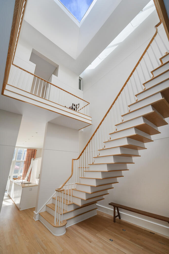 2214 North Burling Street Chicago, IL 60614 - Photo 5 of 29 a view of entryway