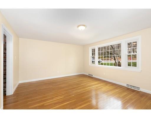 35 Amble Road Chelmsford, MA 01824 - Photo 8 of 23