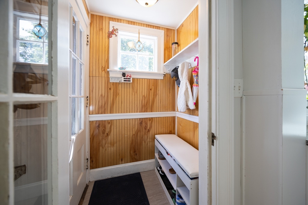 25 Brewster Road Framingham, MA 01702 - Photo 8 of 37 Gallery Image 8