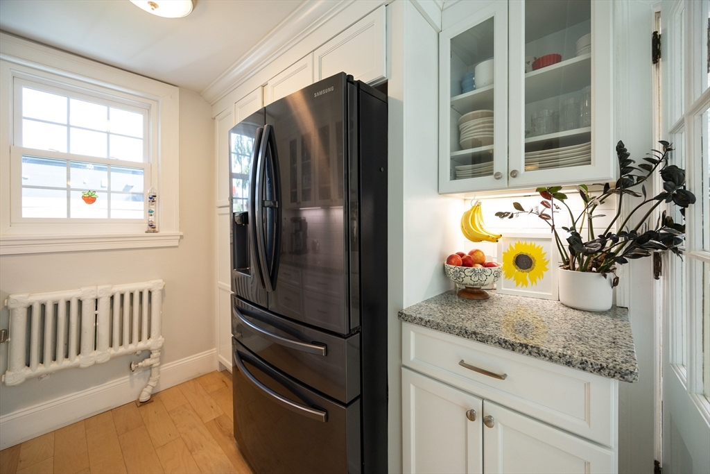 25 Brewster Road Framingham, MA 01702 - Photo 10 of 37 Gallery Image 10