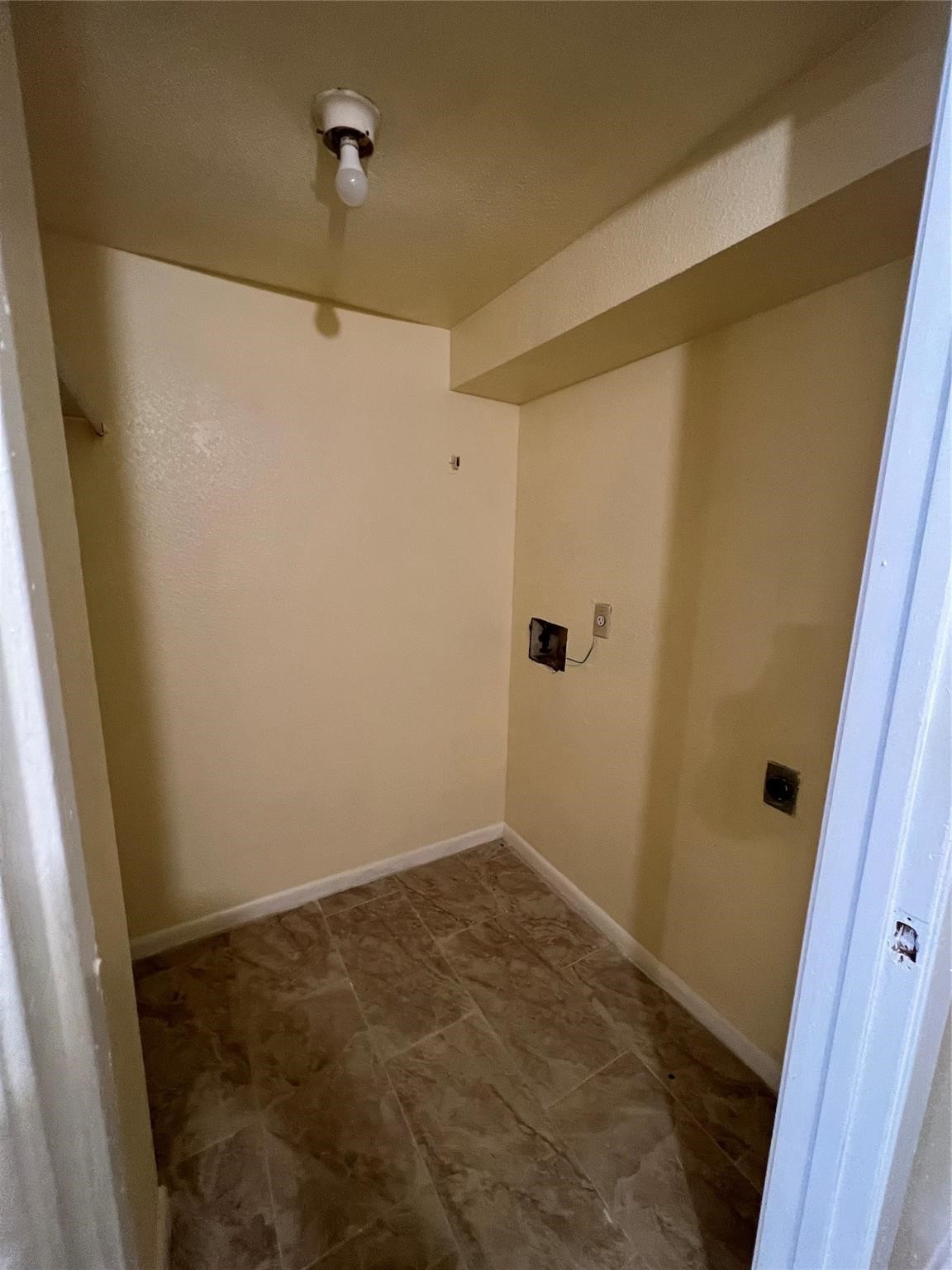 9000 Bissonnet Street, Unit 705 Houston, TX 77074 - Photo 14 of 18 a view of bathroom