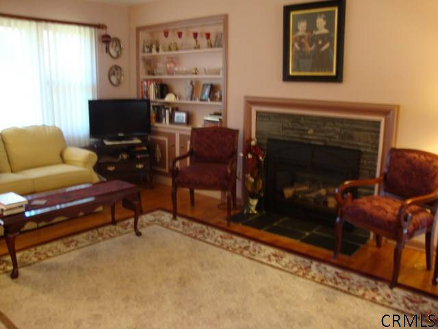 31 Old Ox Road Bethlehem, NY 12054 - Photo 3 of 13 Photo 3
