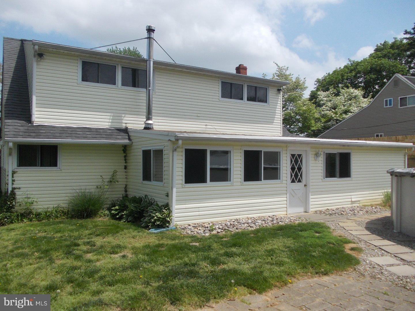59 Hawk Road Levittown, PA 19056 - Photo 20 of 24 Exterior Back