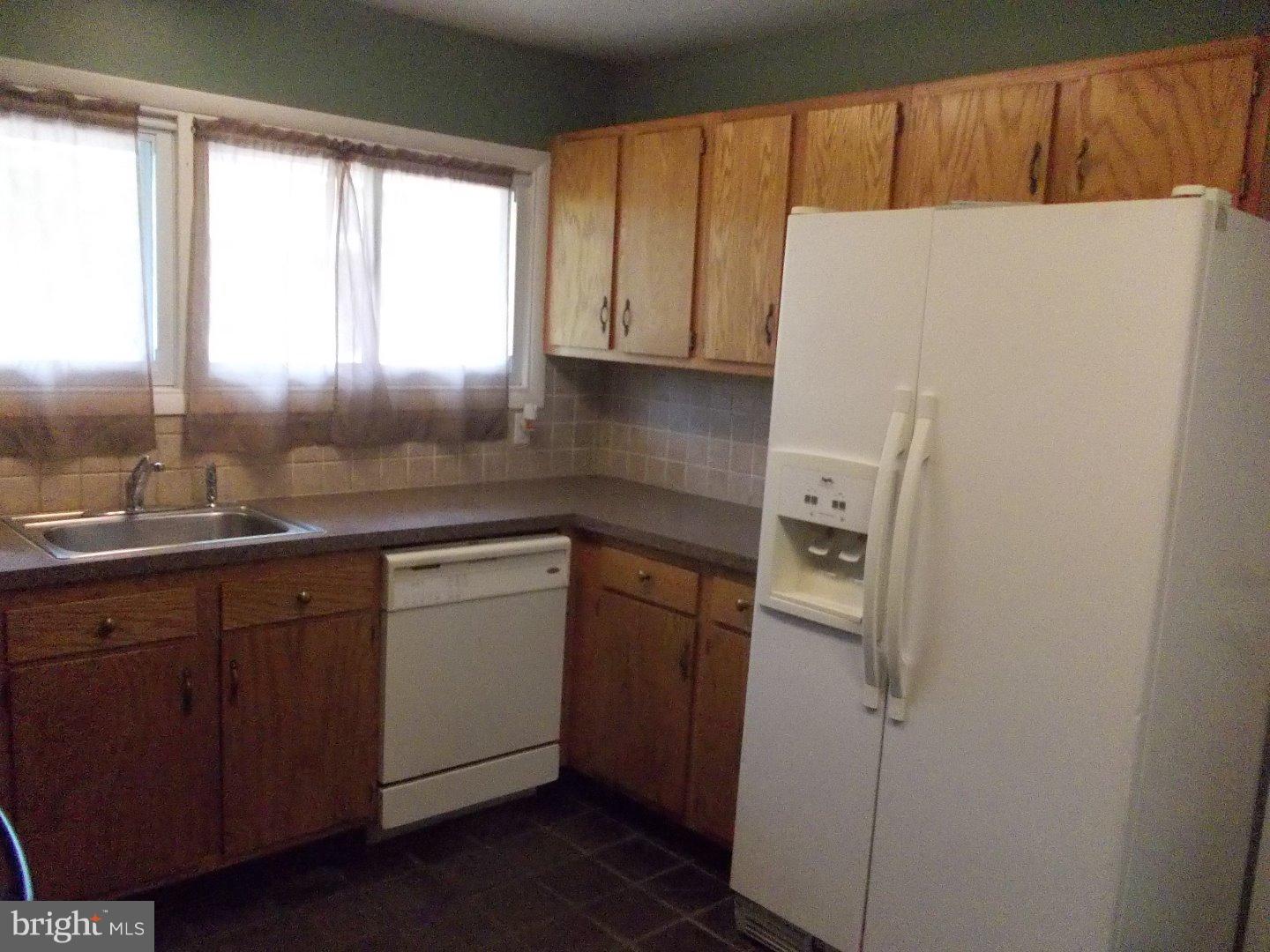 59 Hawk Road Levittown, PA 19056 - Photo 5 of 24 Kitchen