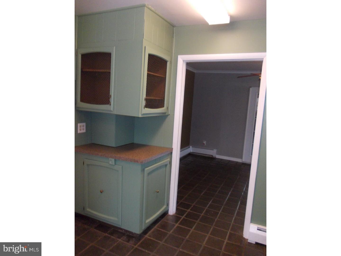 59 Hawk Road Levittown, PA 19056 - Photo 6 of 24 Kitchen