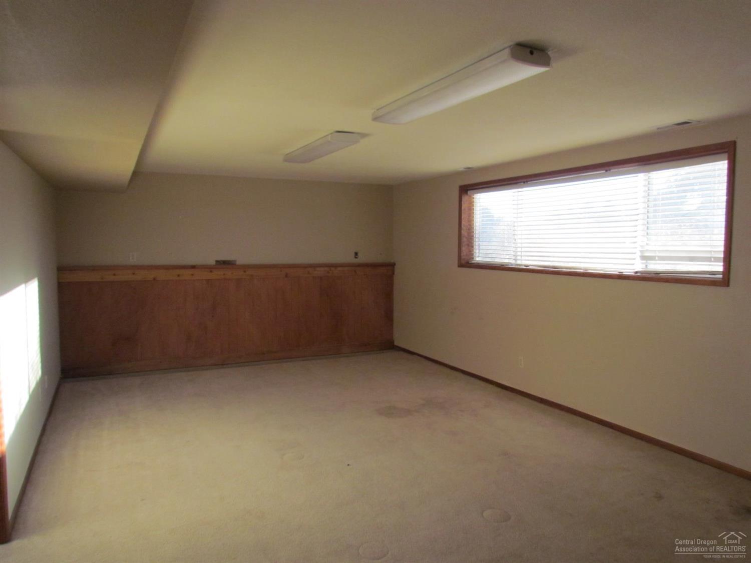 62484 Eagle Road Bend, OR 97701 - Photo 3 of 18 Gallery Image 3