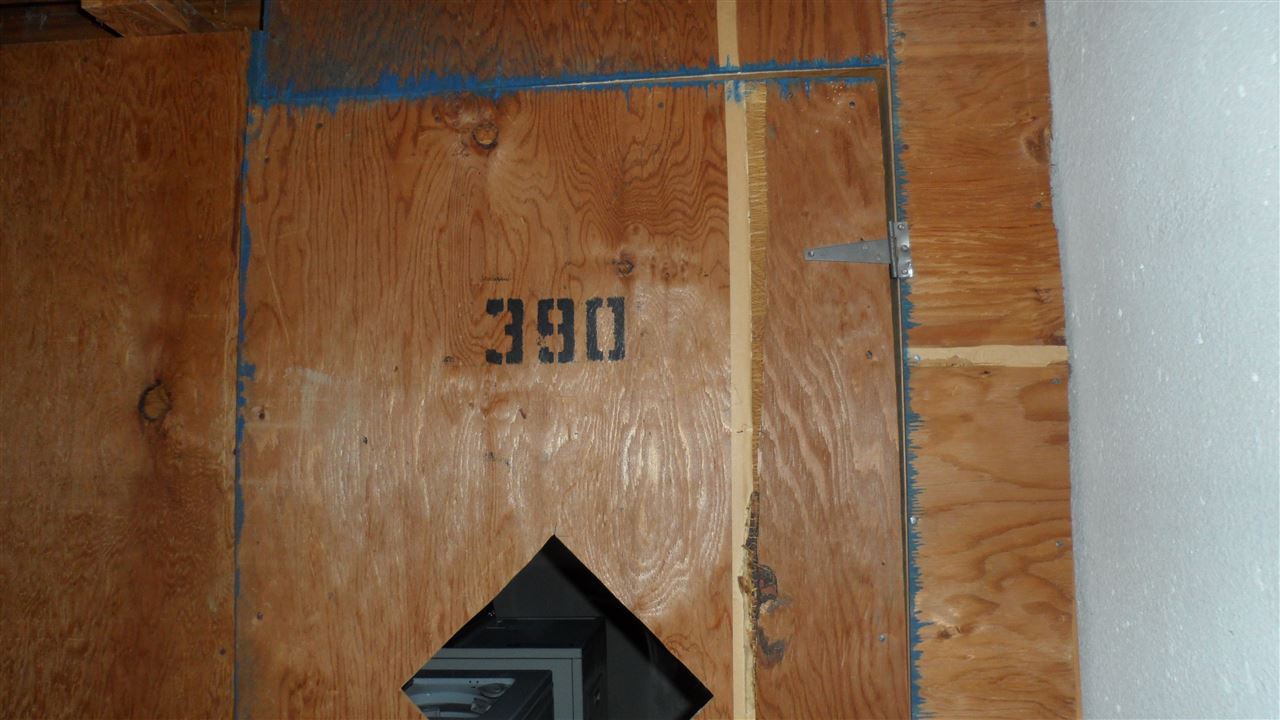 29390 Hoover Road Warren, MI 48093 - Photo 25 of 34 31286812-24.JPG