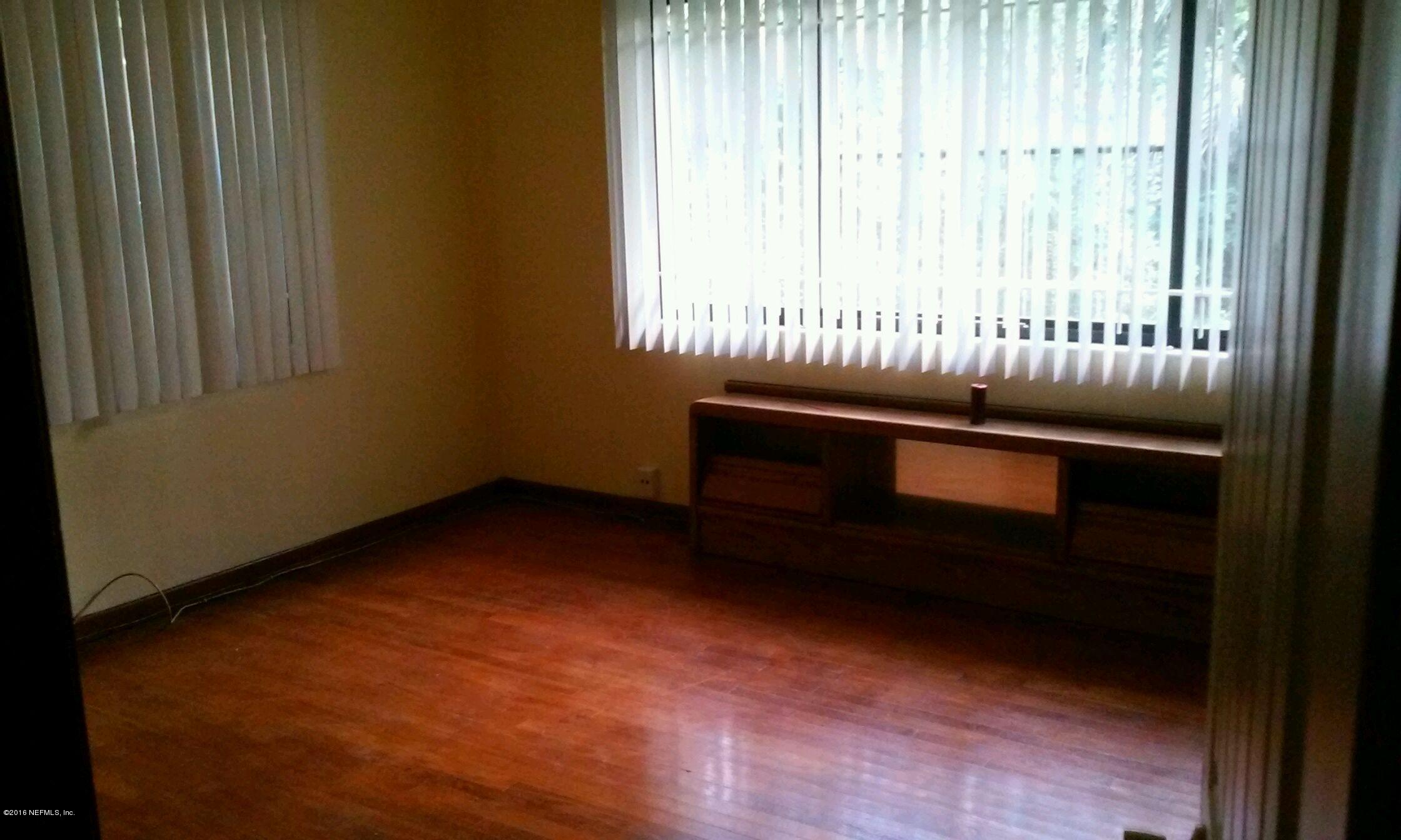 6814 Corday Road Jacksonville, FL 32208 - Photo 8 of 12 corday master bedroom