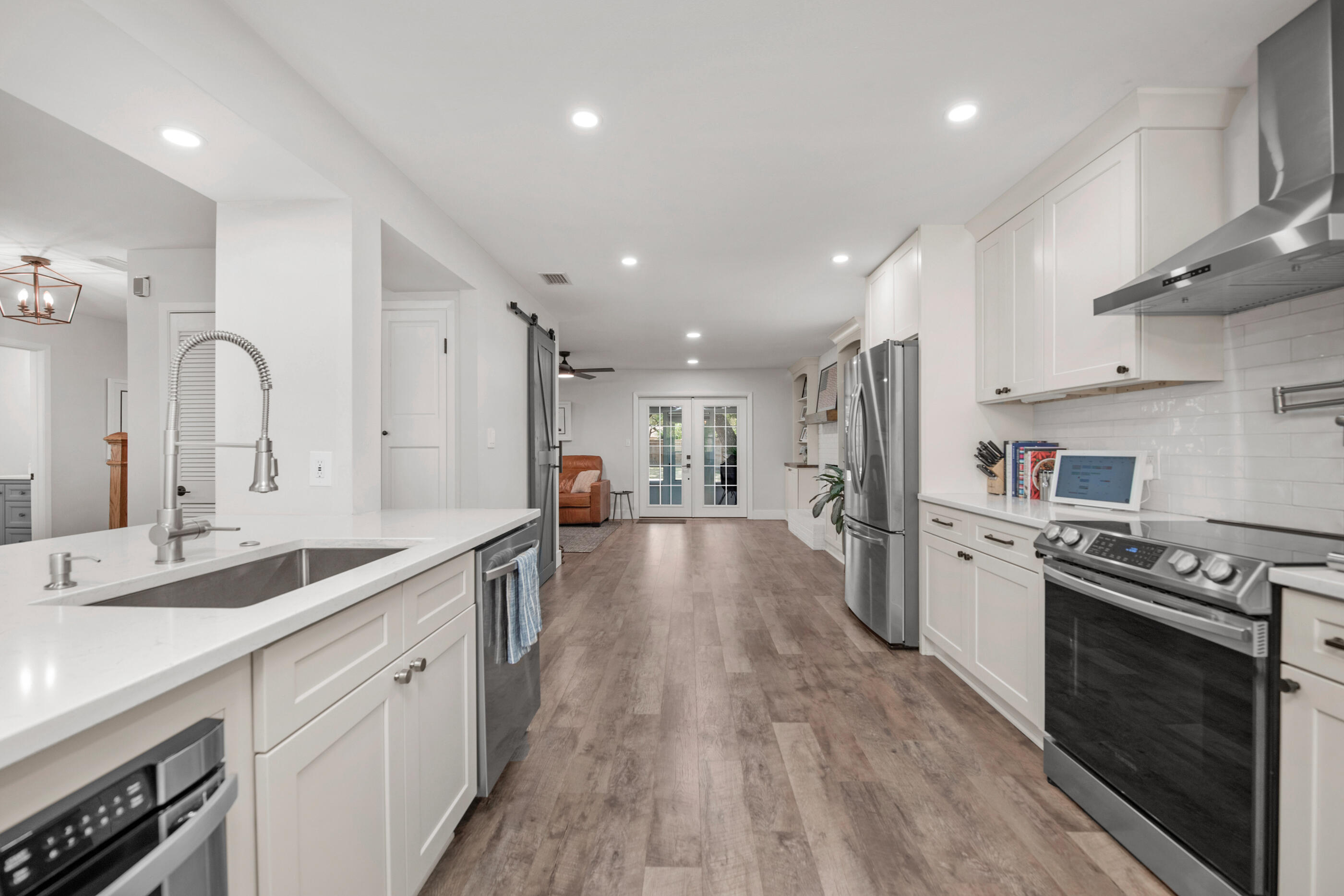 231 Country Club Road Shalimar, FL 32579 - Photo 14 of 53 CountryClub-35-1