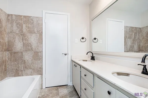 $1,450 | 9506 Jefferson Highway, Unit 25, St. George, LA 70809