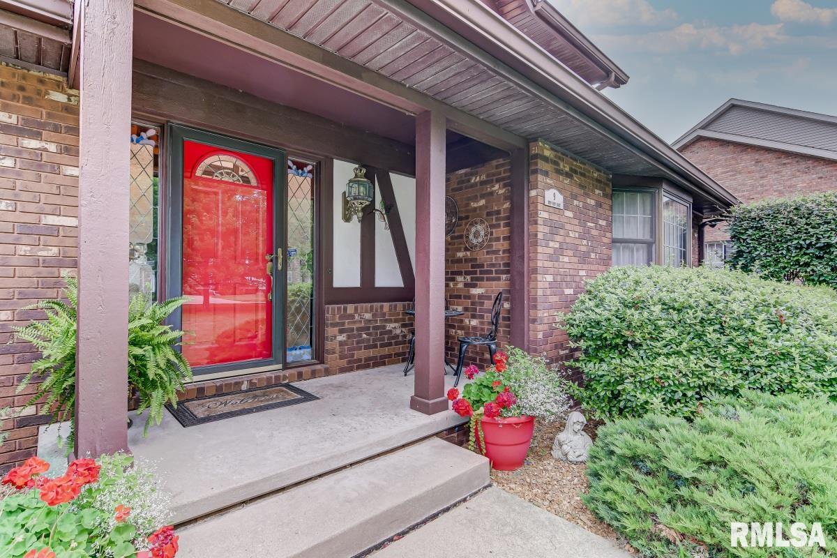9 Red Bud Lane Springfield, IL 62712 - Photo 3 of 50