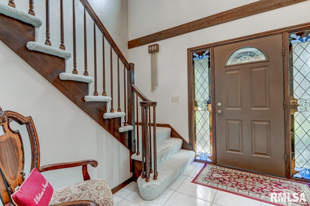 9 Red Bud Lane Springfield, IL 62712 - Photo 4 of 50