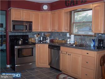111 Redstone Ridge Deptford, NJ 08096 - Photo 2 of 7 Kitchen