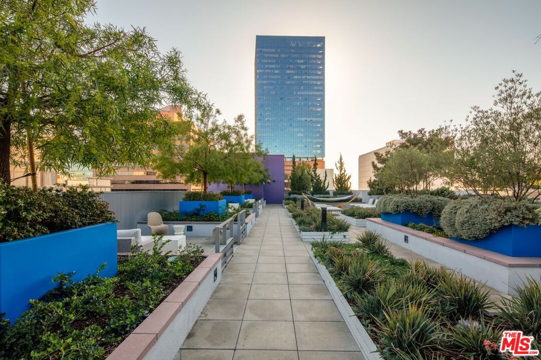 1120 West 6th Street, Unit 2151 Los Angeles, CA 90017 - Photo 36 of 51 a view of buildings