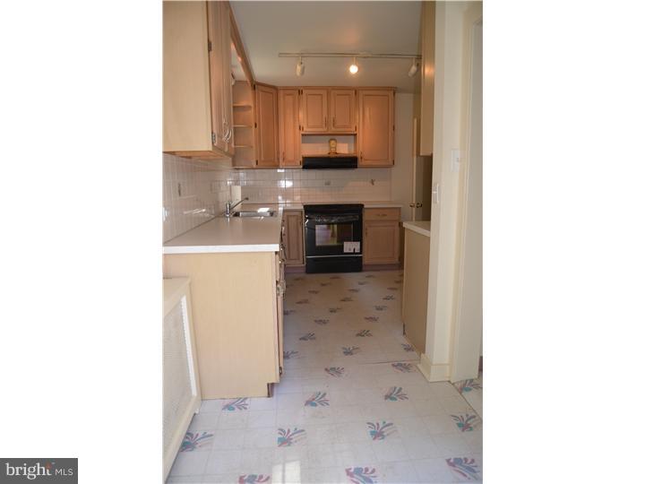 26 Rolling Road Wynnewood, PA 19096 - Photo 9 of 25 Kitchen