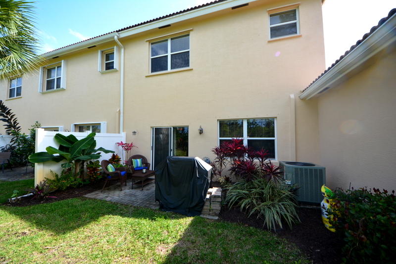 181 Southwest Otter Run Place, Unit 181 Stuart, FL 34997 - Photo 18 of 35 Backyard