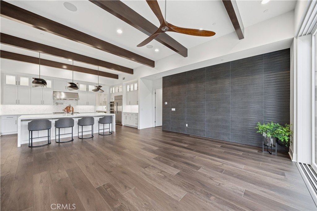 32225 Daybrook Terrace Temecula, CA 92591 - Photo 21 of 75 Textured wall in great room