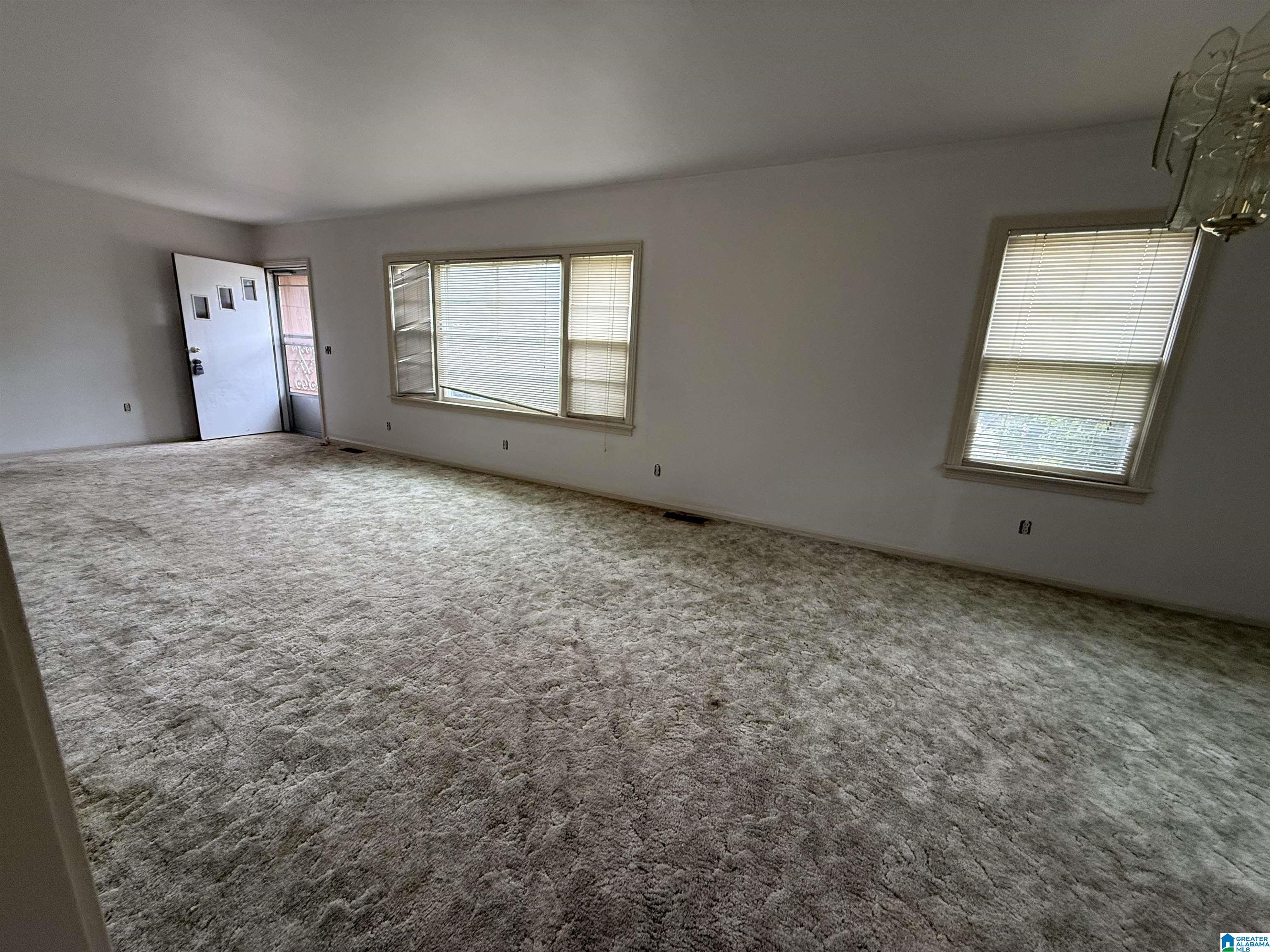 408 Tupelo Road Birmingham, AL 35215 - Photo 2 of 12