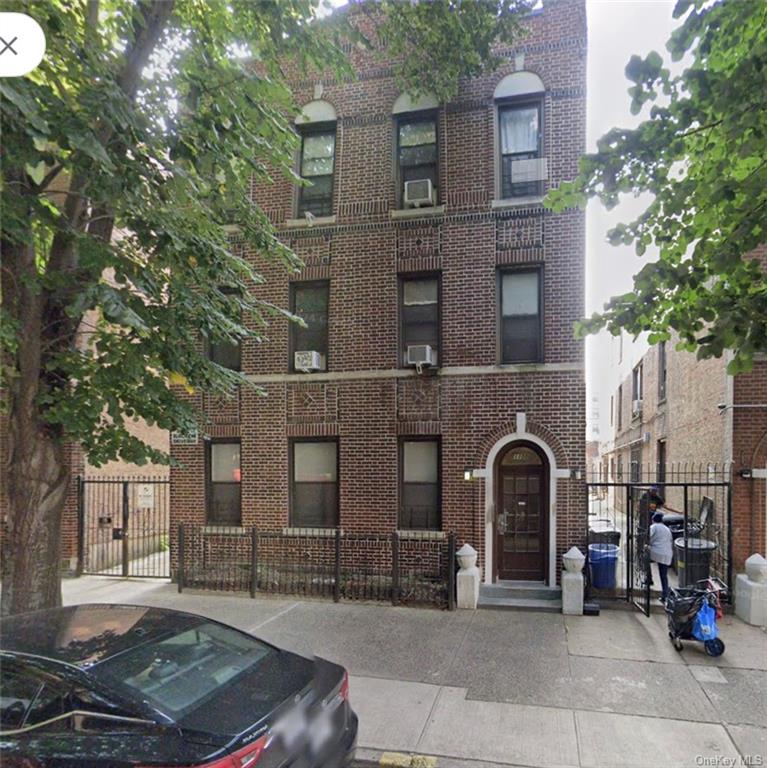 1100 Grant Ave  