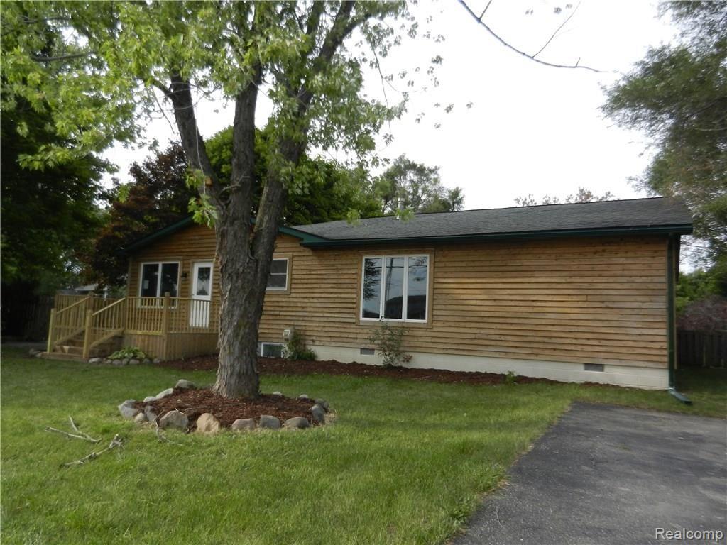 8956 Davisburg Road Clarkston, MI 48348 - Photo 2 of 38 8956 Davisburg front.JPG