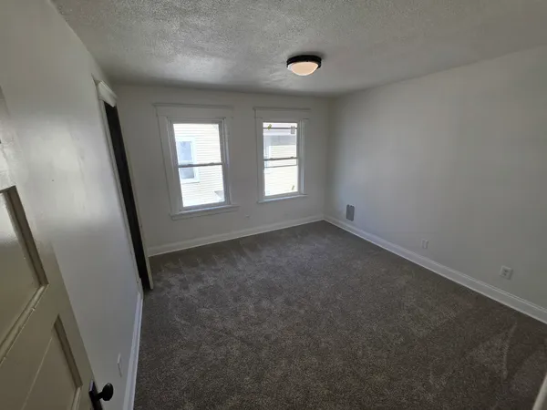 $174,900 | 607 2nd Avenue, Sterling, IL 61081