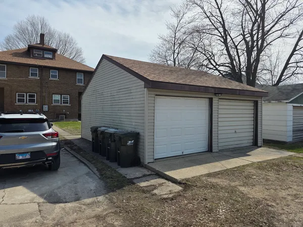 $174,900 | 607 2nd Avenue, Sterling, IL 61081