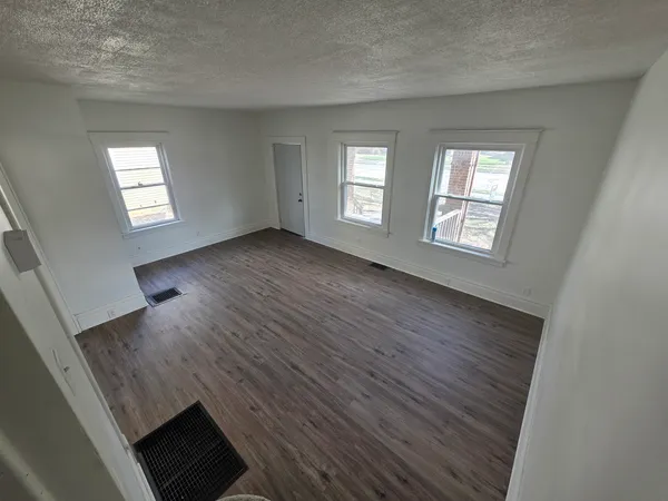 $174,900 | 607 2nd Avenue, Sterling, IL 61081