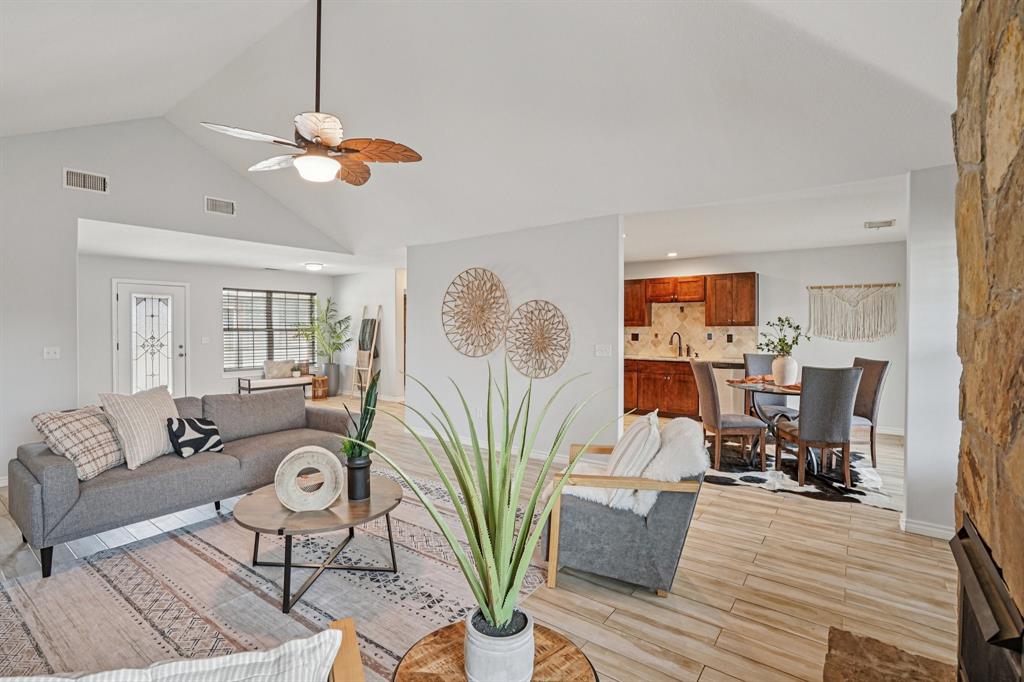 718 County Road 232 Collinsville, TX 76233 - Photo 15 of 35