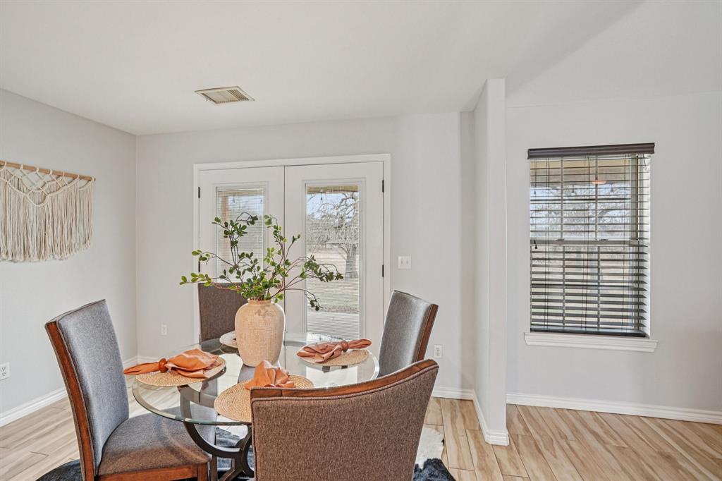 718 County Road 232 Collinsville, TX 76233 - Photo 16 of 35