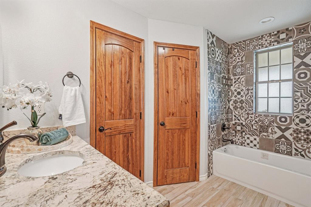 718 County Road 232 Collinsville, TX 76233 - Photo 20 of 35