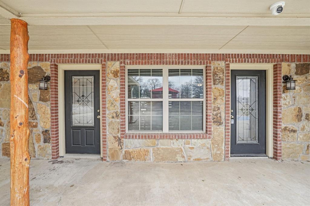 718 County Road 232 Collinsville, TX 76233 - Photo 5 of 35