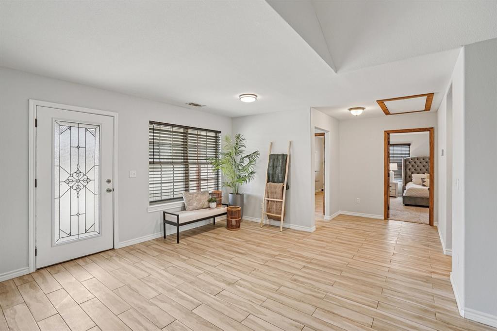 718 County Road 232 Collinsville, TX 76233 - Photo 8 of 35