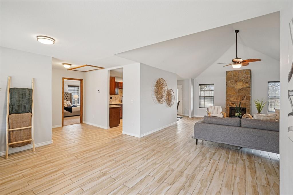 718 County Road 232 Collinsville, TX 76233 - Photo 9 of 35