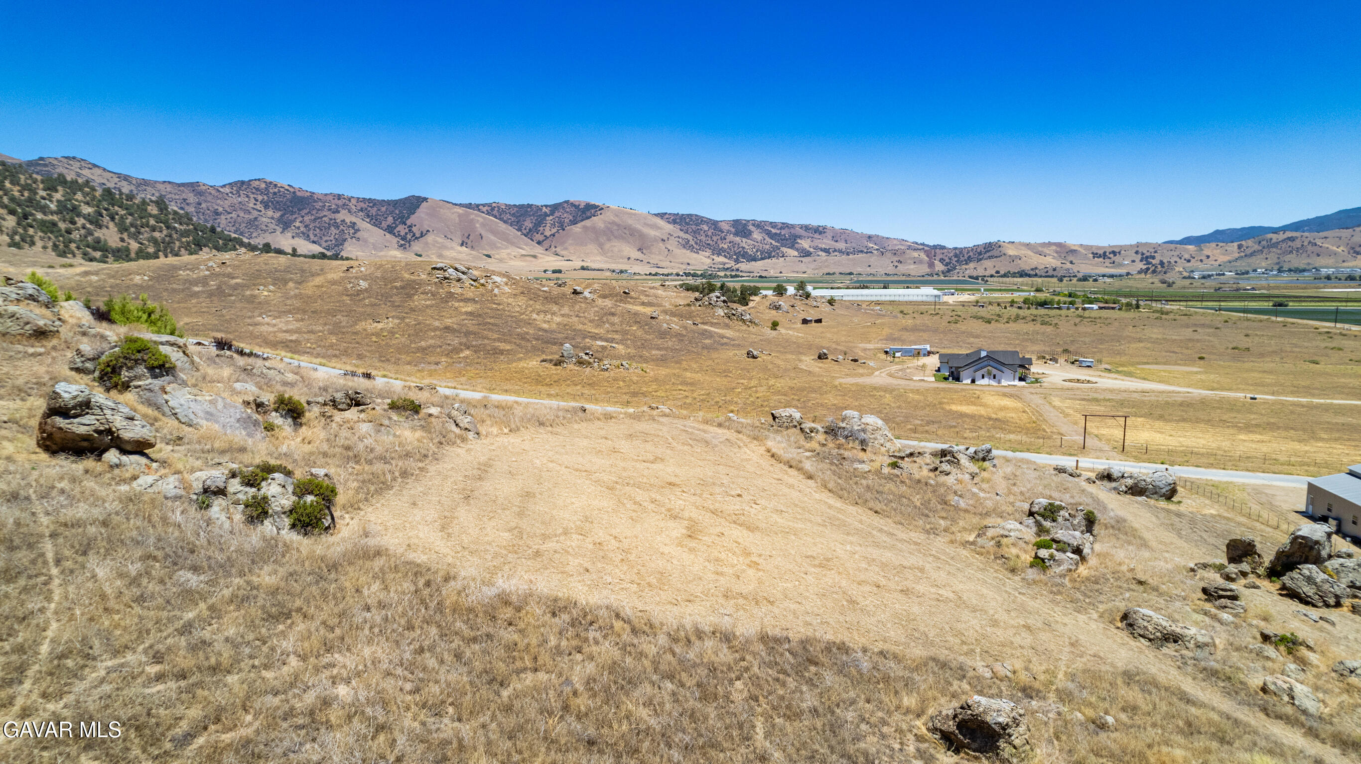 Castle Gate Drive Tehachapi, CA 93561 - Photo 3 of 16 2