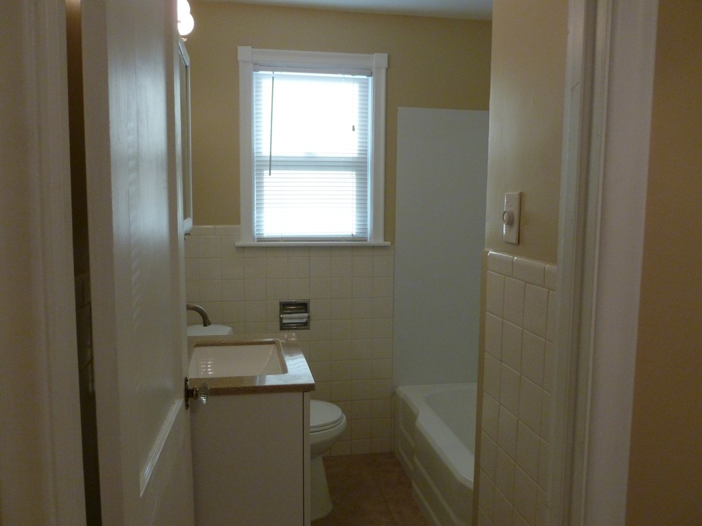 105 East Street Springfield, MA 01104 - Photo 12 of 18 Gallery Image 12