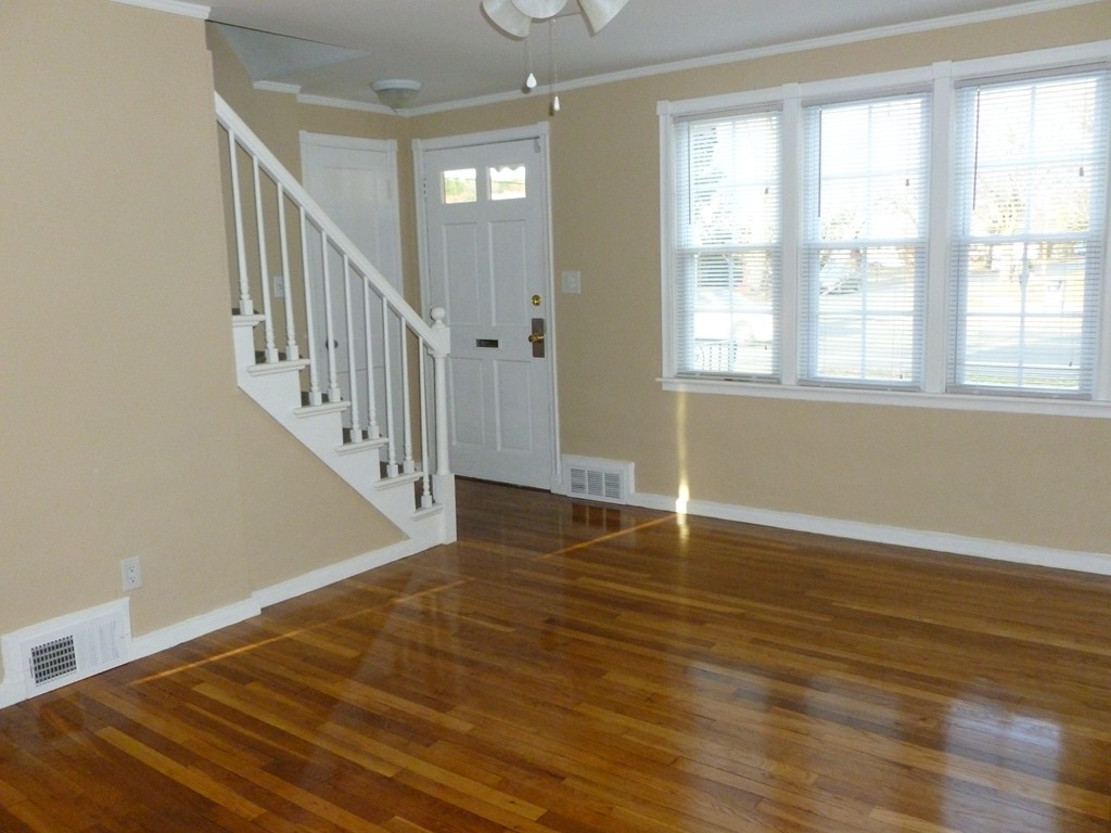 105 East Street Springfield, MA 01104 - Photo 5 of 18 Gallery Image 5